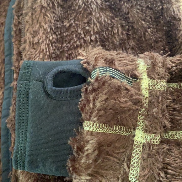 Marmot Women’s faux furry/fuzzy zip jacket - Picture 3 of 5